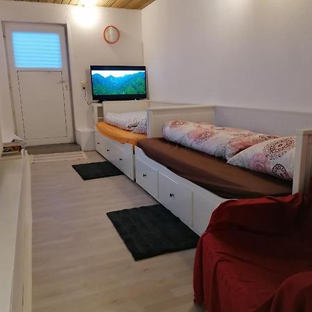 Jasmin Apartment Laichingen ภายนอก รูปภาพ